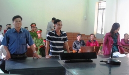 Vụ kiện ra tòa vì bị khám ngực: Nguyên đơn kháng cáo